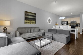 5350 Diplomat Ct in Kissimmee, FL - Building Photo - Building Photo