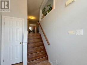 2280 Baronwood Dr in Oakville, ON - Building Photo - Building Photo