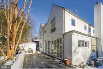 4527 Q Pl NW in Washington, DC - Building Photo - Building Photo