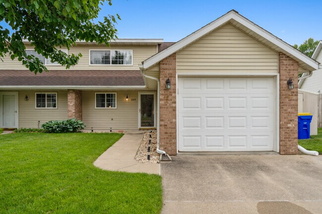 189 Stephans St in Tiffin, IA - Building Photo - Building Photo