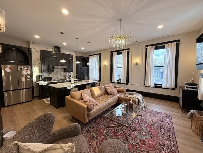 230 W 6th St, Unit 230 W. 6th #2