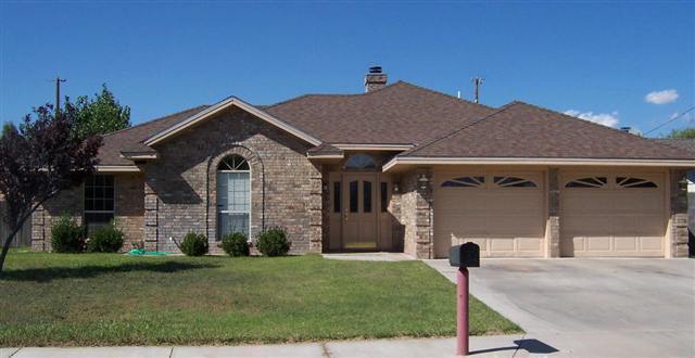 2110 W Briscoe Ave in Artesia, NM - Building Photo - Building Photo