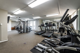 Westbury Apartments in North Olmsted, OH - Foto de edificio - Interior Photo