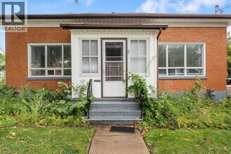 7 Tasker St in St Catharines, ON - Building Photo - Building Photo