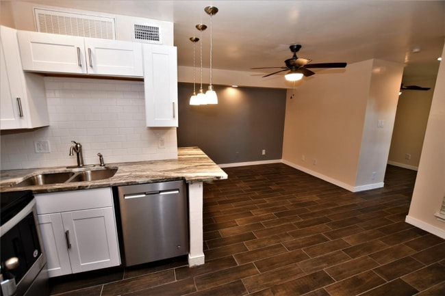 9821 Walnut St in Dallas, TX - Building Photo - Building Photo