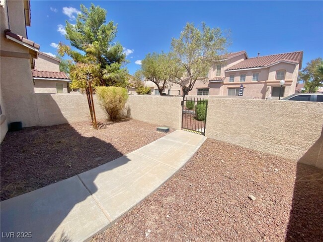 62 Belle Springs Ave in Las Vegas, NV - Building Photo - Building Photo