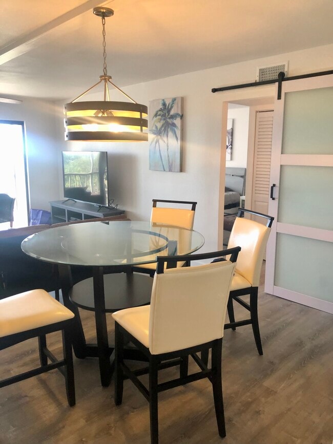 5855 Midnight Pass Rd