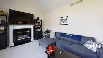 3874 Mill Pond Ln in Ann Arbor, MI - Building Photo - Building Photo