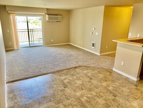 Mirabeau Commons in Spokane Valley, WA - Building Photo - Building Photo