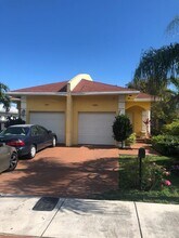 1008-1010 NW 2nd Ave in Hallandale Beach, FL - Building Photo - Building Photo
