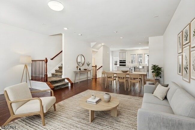 property at 32 Cortland Ct