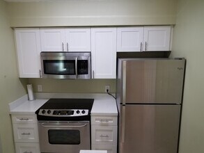 550 S Park Rd, Unit 815 in Hollywood, FL - Foto de edificio - Building Photo