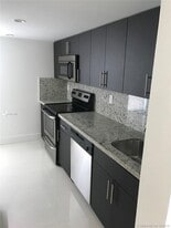 1300 Alton Rd, Unit 3A in Miami Beach, FL - Building Photo