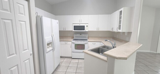 451 10th Pl in Vero Beach, FL - Building Photo - Building Photo