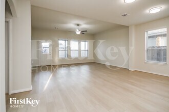 2826 Torrey Pines Dr in Pattison, TX - Foto de edificio - Building Photo