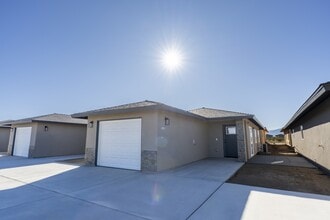 6211 Poppy Blvd in California City, CA - Building Photo - Building Photo