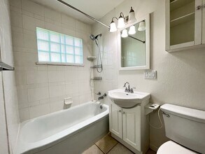 1106 Hugo St in Maumee, OH - Building Photo - Building Photo