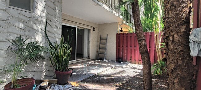 property at 6900 N Kendall Dr
