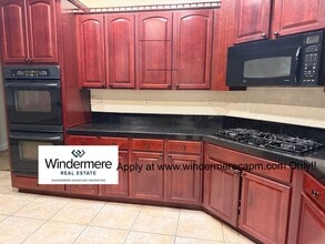 360 Hawkcrest Cir in Sacramento, CA - Building Photo - Building Photo