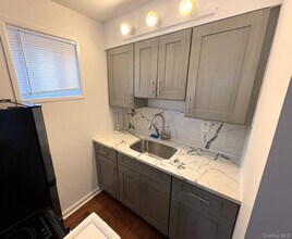 62 Elissa Ln in Yonkers, NY - Building Photo - Building Photo