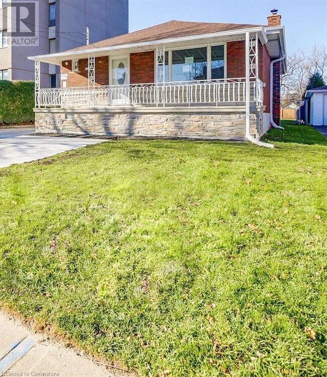 property at 394 E 42nd St