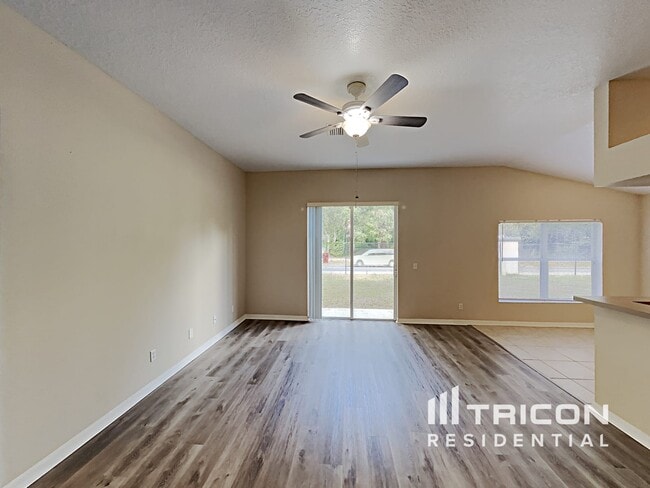 102 Citrus Landing Dr in Plant City, FL - Building Photo - Building Photo