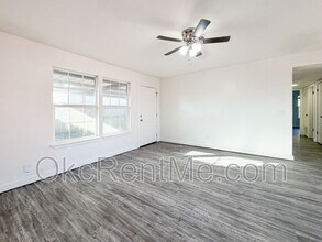 905 SE 14th St in Moore, OK - Building Photo - Building Photo