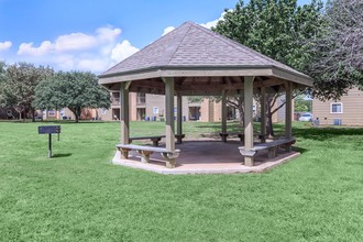 Summers Bend in Seguin, TX - Building Photo - Building Photo