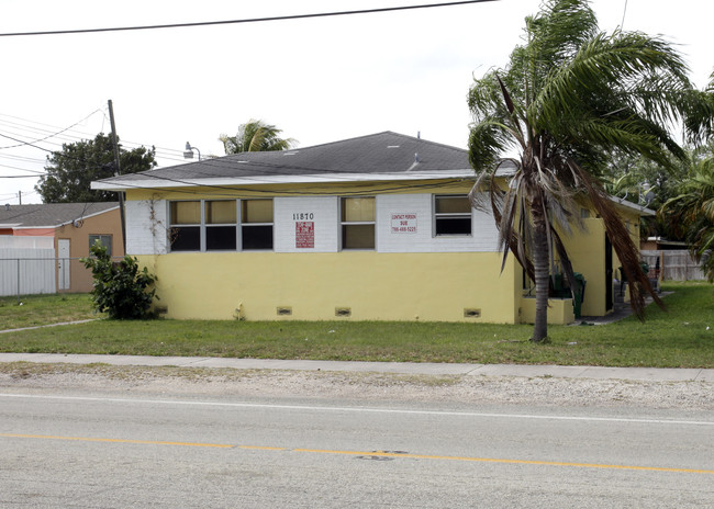 11870 NE 16th Ave in Miami, FL - Foto de edificio - Building Photo