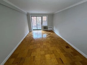 83-33 118th St, Unit 3 in Queens, NY - Foto de edificio - Building Photo