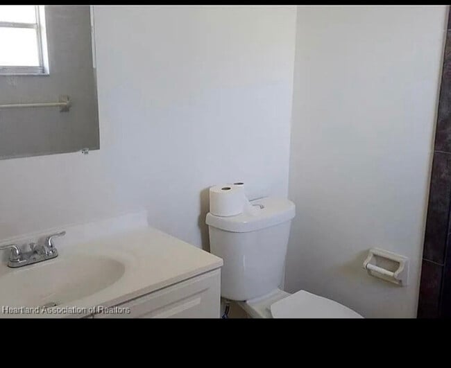 101 Voss Ct in Sebring, FL - Foto de edificio - Building Photo