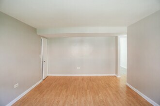 1632 W Pratt Blvd, Unit #2S in Chicago, IL - Building Photo - Building Photo