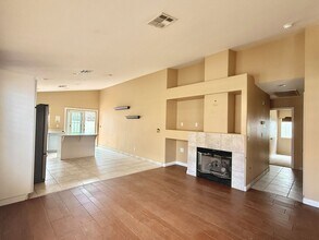 280 Pear Meadow St in Henderson, NV - Building Photo - Building Photo