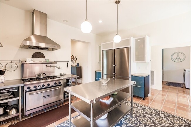 property at 1291 Caloosa Dr