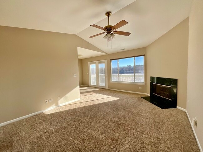 290 Crestview Dr in Wauconda, IL - Building Photo - Building Photo