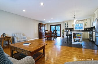 15417 W Fair Ln in Libertyville, IL - Building Photo - Building Photo