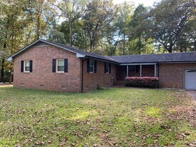 105 McDougald Dr in Castle Hayne, NC - Building Photo - Building Photo