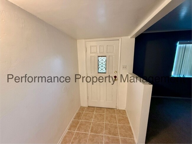 3612 Harvard Dr in Bakersfield, CA - Foto de edificio - Building Photo
