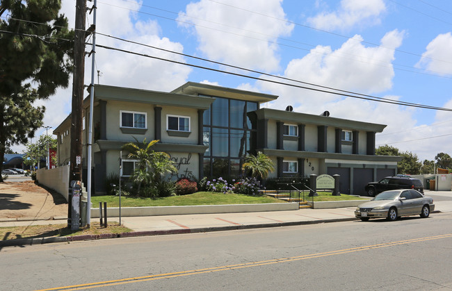 Royal Apartments in Oceanside, CA - Building Photo - Building Photo