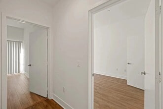 5308 Sepulveda Blvd, Unit 215 in Los Angeles, CA - Foto de edificio - Building Photo