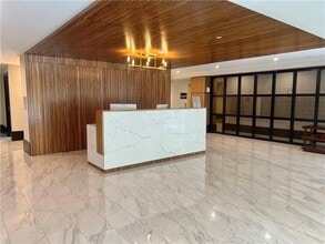 300 Mamaroneck Ave in White Plains, NY - Building Photo - Building Photo