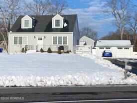307 Herbertsville Rd in Brick, NJ - Building Photo