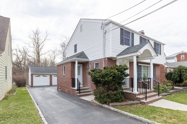 42 Jefferson Ave in New Brunswick, NJ - Building Photo - Building Photo