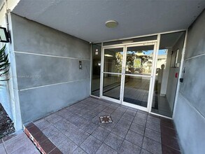 16508 NE 26th Ave in North Miami Beach, FL - Building Photo - Building Photo