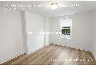 22 Florence St in Worcester, MA - Building Photo - Building Photo