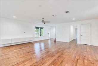 1405 Glenwood Dr in Austin, TX - Building Photo - Building Photo