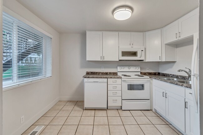 2107 E 3300 S in Salt Lake City, UT - Building Photo - Building Photo