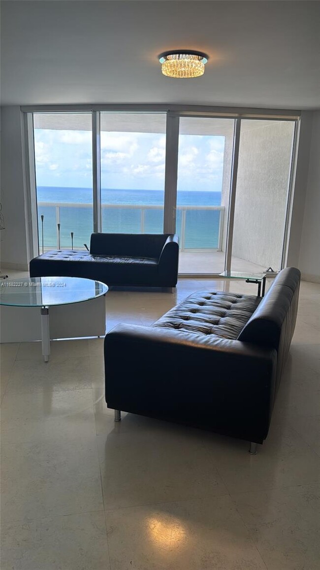 17201 Collins in Sunny Isles Beach, FL - Building Photo - Building Photo