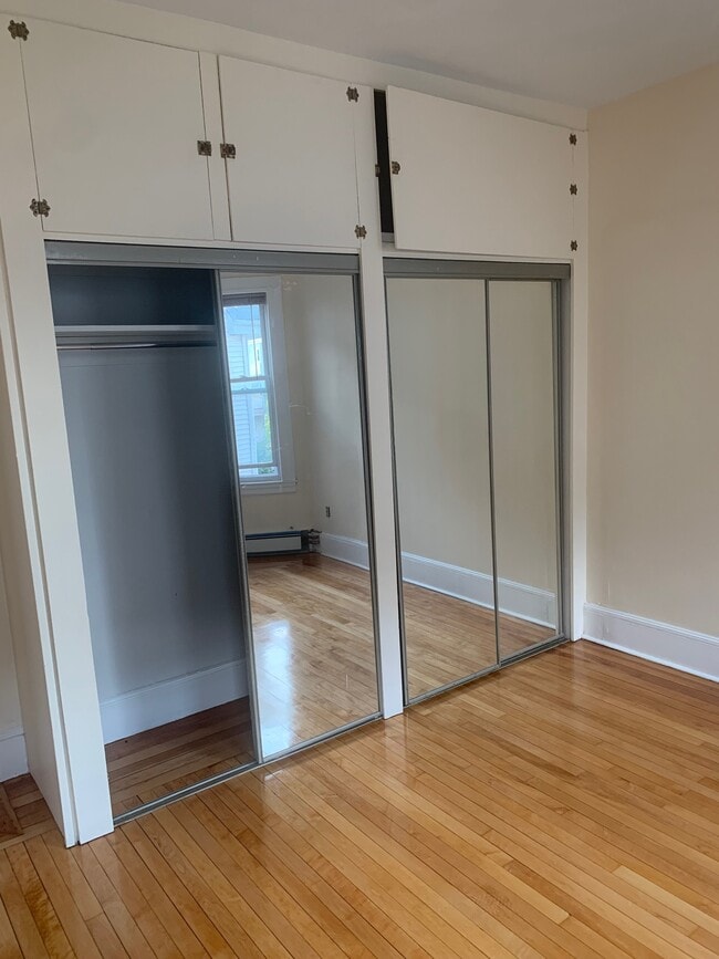 9 Kerwin St, Unit 2 in Boston, MA - Foto de edificio - Building Photo