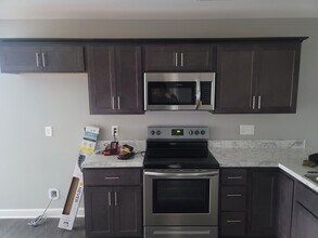 101 Seabiscuit Ct in Hopkinsville, KY - Building Photo - Building Photo